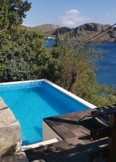 Lukovo Sugarje House | Seaside stone house
