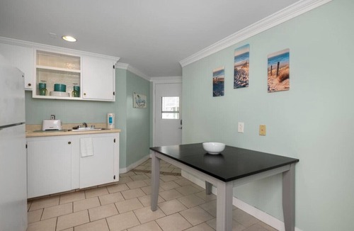 Ocean Park Apartment | Seaside Studio | Accommodates 4| Parking Available