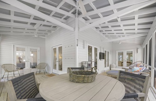 Seaside Cottage | SEASIDE STUNNING RENOVATION W/POOL! - Knotty by Nature & Feeling TipSea