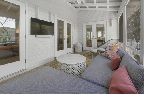 Seaside Cottage | SEASIDE STUNNING RENOVATION W/POOL! - Knotty by Nature & Feeling TipSea
