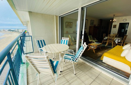 Les Sables d'Olonne Apartment | Seaside T3 Apartment for vacation