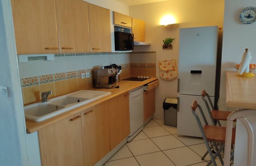 Gruissan Villa | Seaside T4 Villa in Gruissan, Air Conditioning, 80m2, Beach 50m, Sleeps 6.