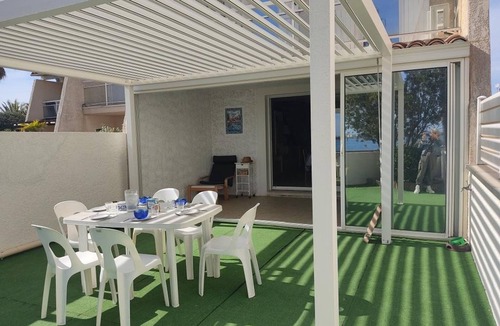Gruissan Villa | Seaside T4 Villa in Gruissan, Air Conditioning, 80m2, Beach 50m, Sleeps 6.