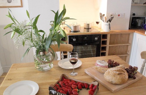 Shaldon Apartment | Seaside Townhouse Apartment