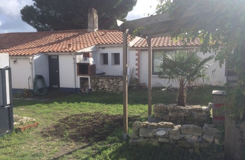 Les Conches Villa | Seaside Vendée farmhouse with swimming pool and pets welcome.
