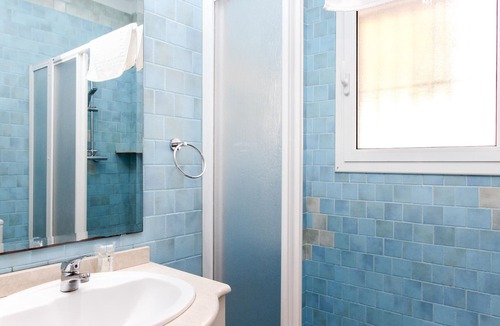Lloret de Mar Cottage | Seaside Villa for 17: Private Pool, BBQ, 7 Bedrooms, Near Cala Canyelles