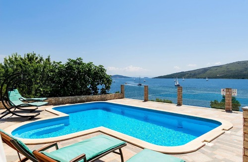 Poljica House | Seaside Villa Lara with heated swimming pool