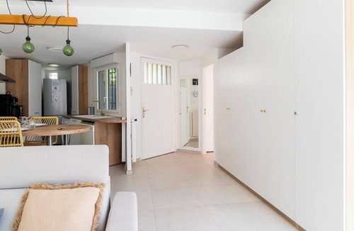 Le Couchant Villa | Seaside villa sleeps 6, garden, air conditioning, garage