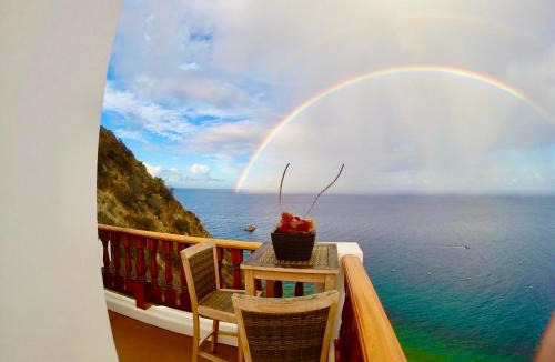 Avalon Villa | Seaside villa w balcony & pool access