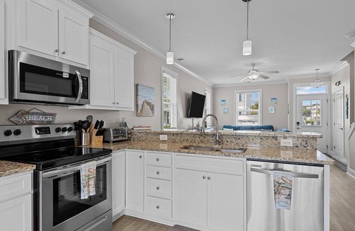 Atlantic Beach House | Seaside Villa w/elevator 3bedroom~5Beds~Sleeps 8