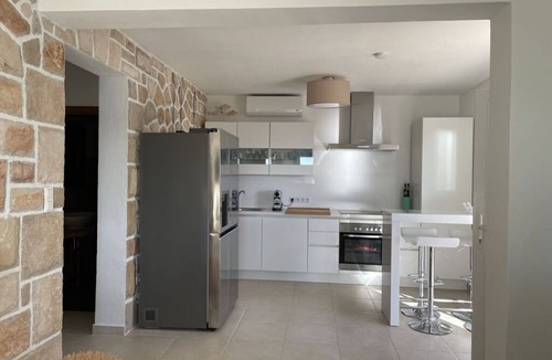 Zavala House | Seaside Zavala Comfortable holiday residence