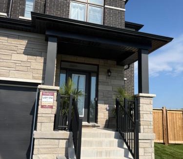 Wasaga Beach House | Season Bliss - Blue Mountain Ski & Wasaga Beach