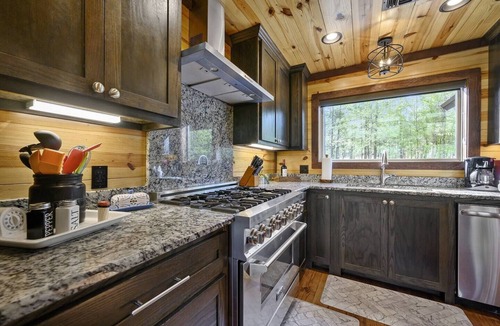 Hochatown Cabin | Seasonal Creek Hot Tub Playground Game Loft
