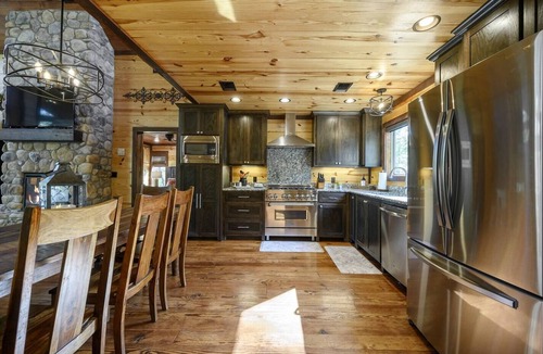 Hochatown Cabin | Seasonal Creek Hot Tub Playground Game Loft
