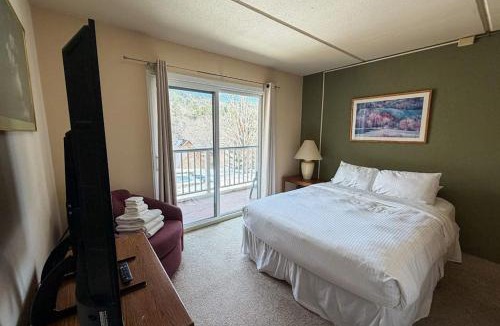 Warren Hotel | Seasons 303