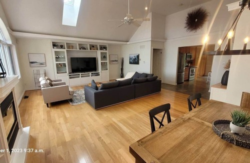 Clearview Township House | Seasons by the Bay! Waterfront views!