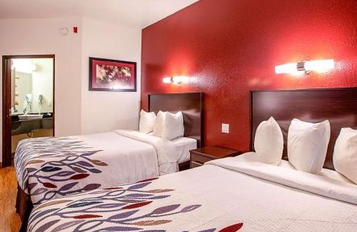 Traverse City Hotel | Seasons Inn Traverse City