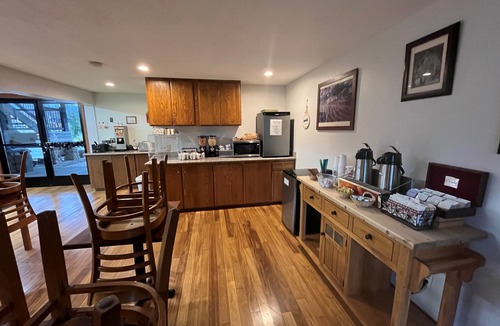 Morton Hotel | Seasons Motel