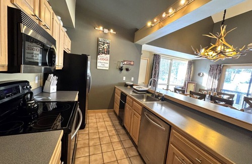 West Dover Villa | Seasons ski on/off at Mount Snow