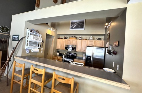 West Dover Villa | Seasons ski on/off at Mount Snow