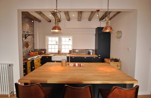 Pittenweem Apartment | Seaspray- harbourfront home in idyllic location