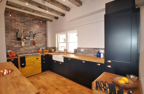 Pittenweem Apartment | Seaspray- harbourfront home in idyllic location