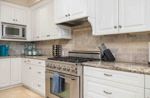 Townsite House | Seastar Luxury Beachfront, Exciting Ocean Views