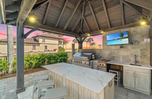 Destiny Grand Palms House | Seastar Palazzo With Beach Views, Lake, And Pool