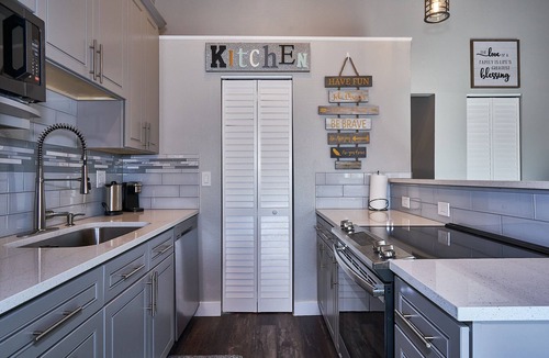 Tukwila Condo | SeaTac Condo Close to Everything!