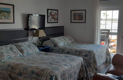 Oak Hill Cabin | SEATROUT- Waterfront Full Efficiency Cabin