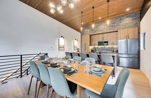 Hyak House | Seattle 2026 FIFA World Cup Luxury Mountain House