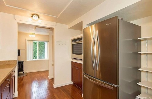 Pinehurst House | Seattle 2b large Kitchen&Laundry