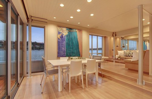 Eastlake Boat Rental | Seattle floating Home for FIFA World Cup 2026 — 30+ Night Waterfront Stay