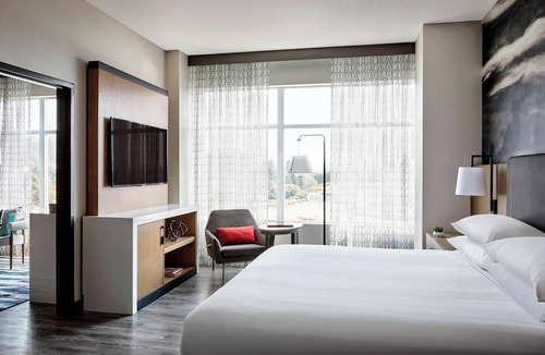 Downtown Hotel | Seattle Marriott Redmond
