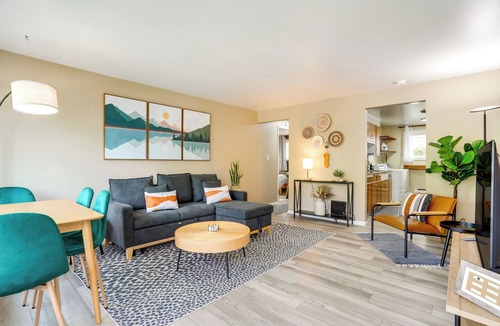 Ballard Apartment | Seattle Scandi-boho Gem: Walk to Waterfront!