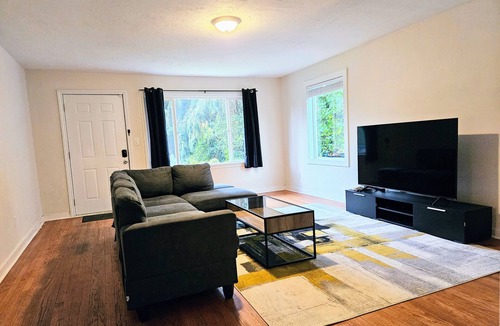 Licton Springs House | SEATTLE TIMELESS CHARM 4BR2BA, Kitchen WD