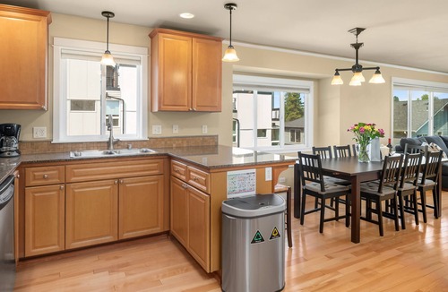 Mann House | Seattle Vacation Home: Life's A Game