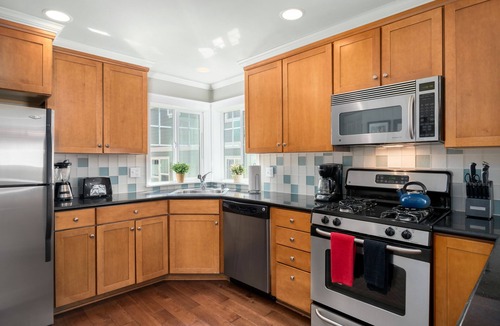 Mann House | Seattle Vacation Home: The Great Wall