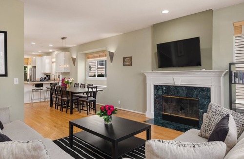 Miller Park House | Seattle Vacation Home: The Vineyard