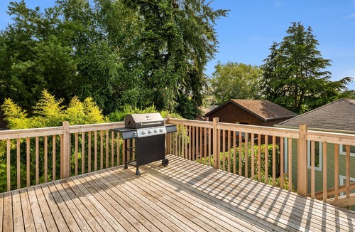 Madrona House | Seattle Vacation Home: The Campus