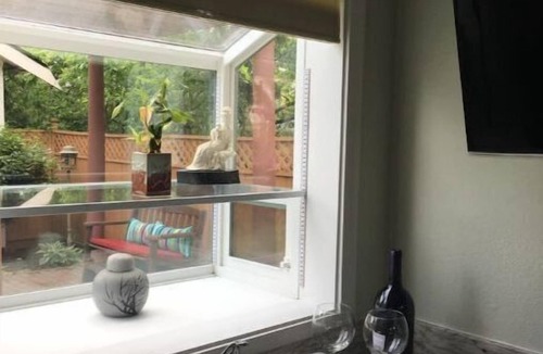 Seattle Metro Area House | Seattle’s Tiny Home. Easy City Access!