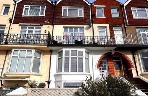 Littlehampton Apartment | SEAVIEW apartment