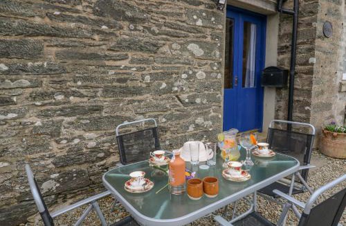 Lochgilphead House | Seaview-Barsloisnach Cottage