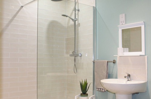 Llanddulas Cottage | Seaview Cottage - UK35814