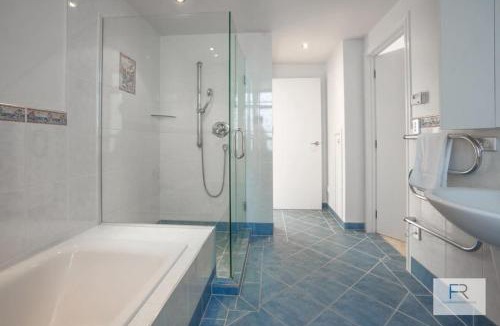 Castor Bay House | Seaview Haven in Castor Bay