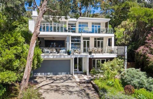 Lorne House | Seaview House