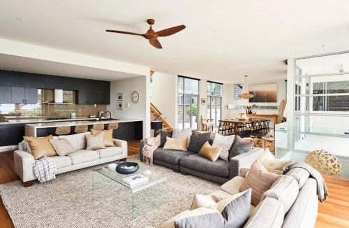 Lorne House | Seaview House