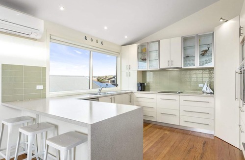 Apollo Bay House | Seaview on Seaview - Exceptional & Spacious With Sensational Views