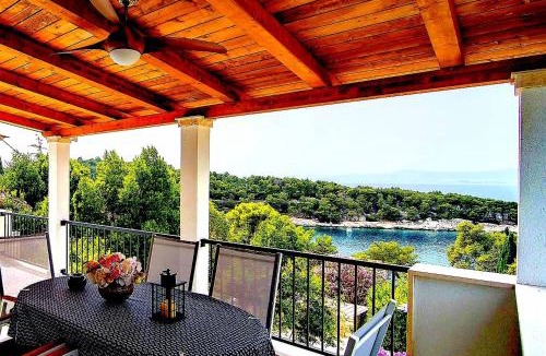 Splitska House | Seaview Residence