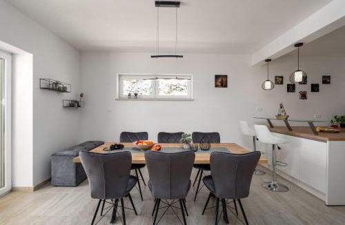 Ripenda Kosi House | Seaview Villa Mare Visum in a peaceful location